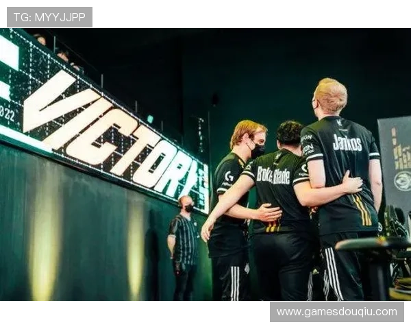 官方2023版斗球直播iOS正式发布，支持多场赛事同步观看，提升你的观赛体验