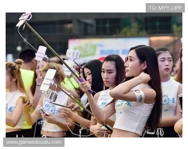 DPIUVIP斗球直播平台的多功能服务介绍，满足不同足球迷的多样化需求